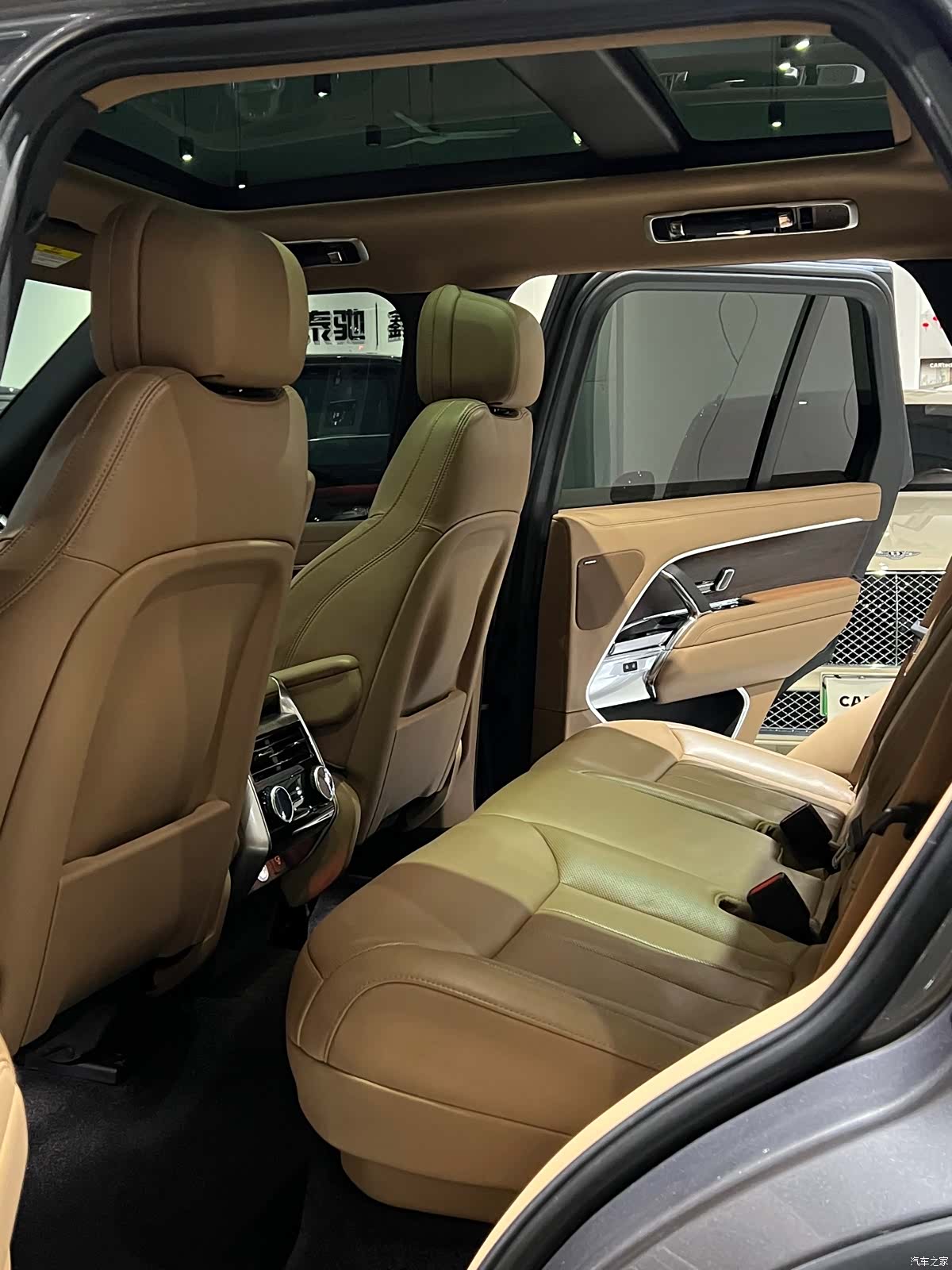 Land Rover Range Rover, 2023 11