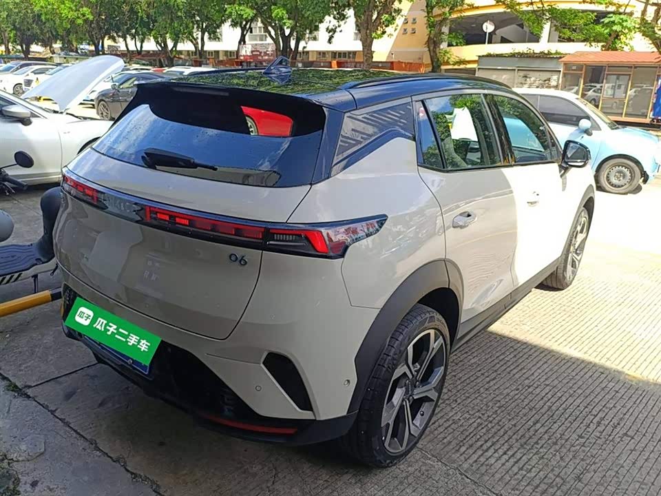 Lynk & Co 06
