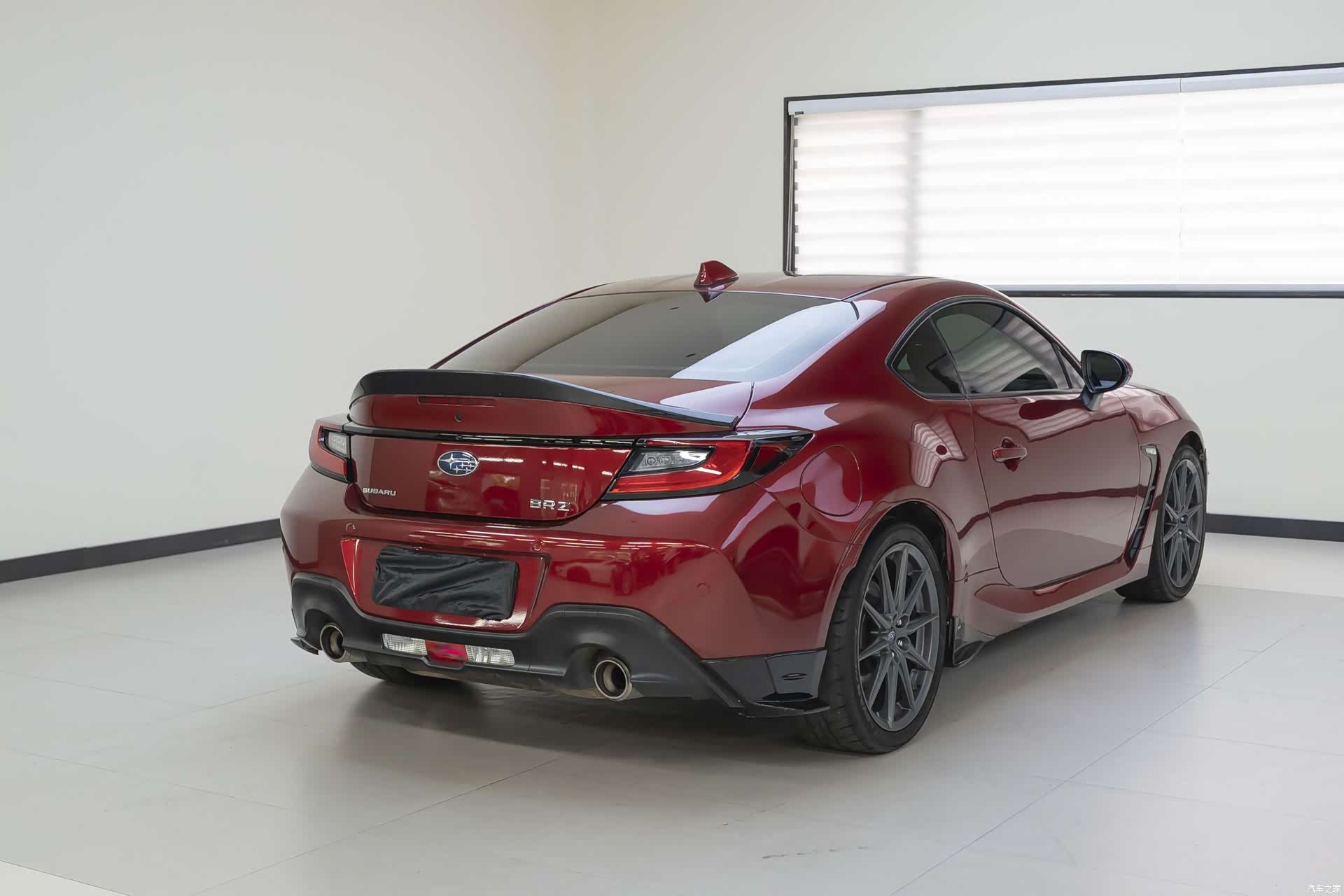 Subaru BRZ, 2023 все фото