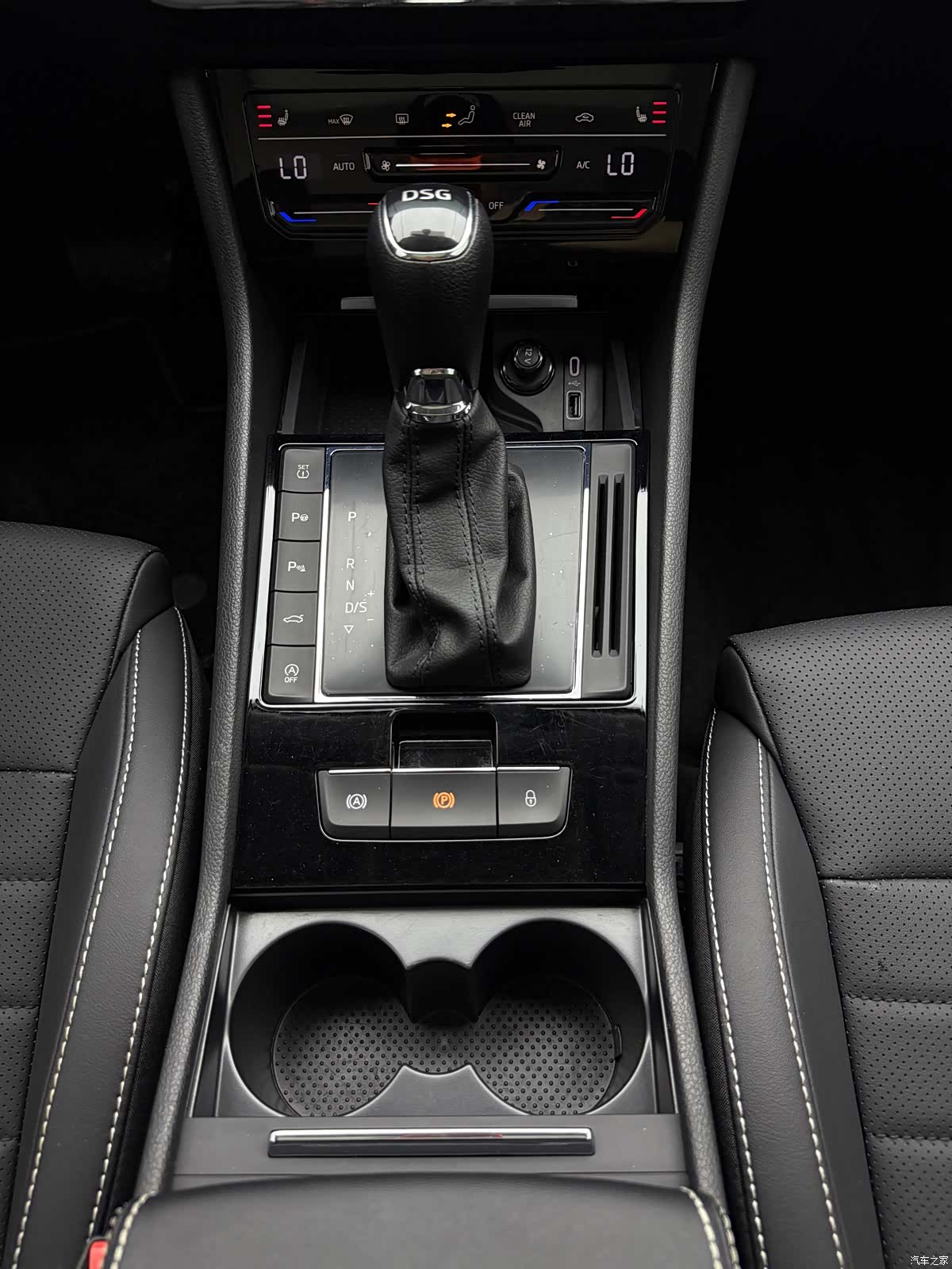 Skoda Superb, 2023 14