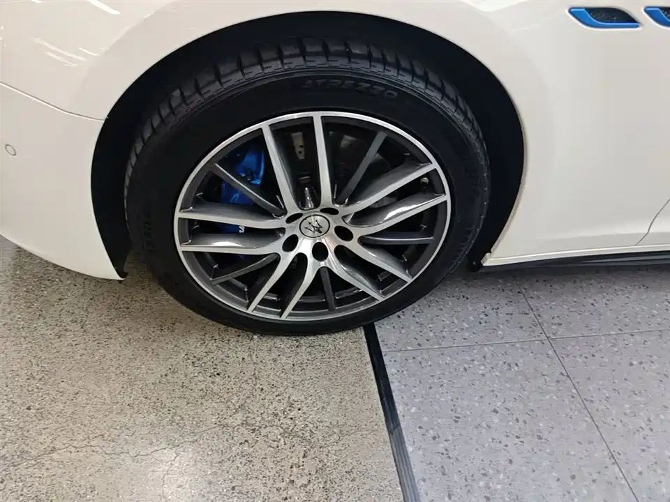 Maserati Ghibli Maserati Ghibli