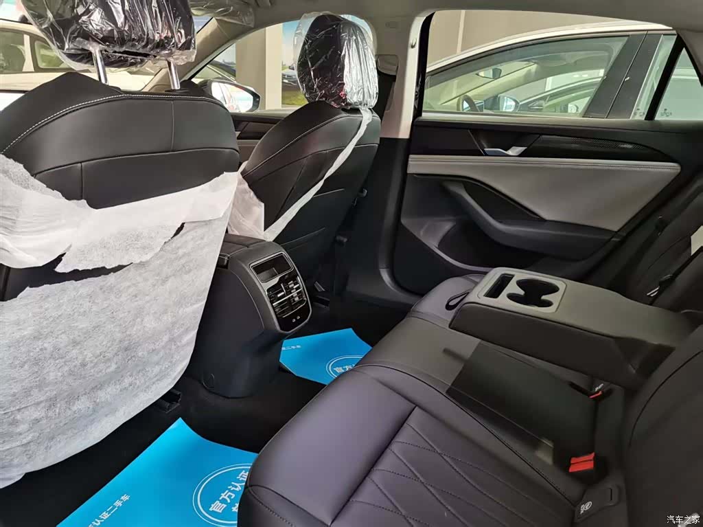 Volkswagen Magotan, 2026 6