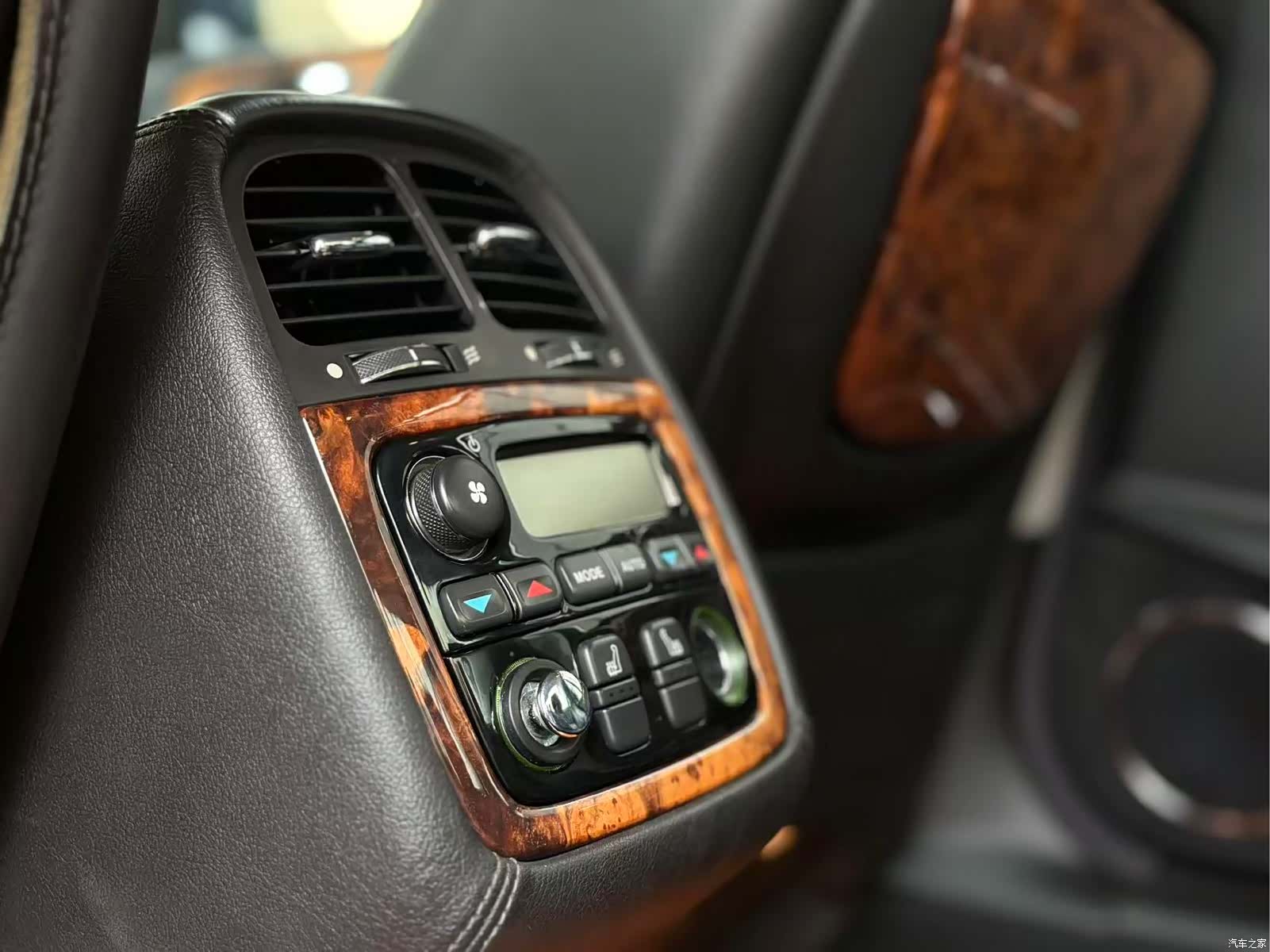 Jaguar XJ, 2008 16
