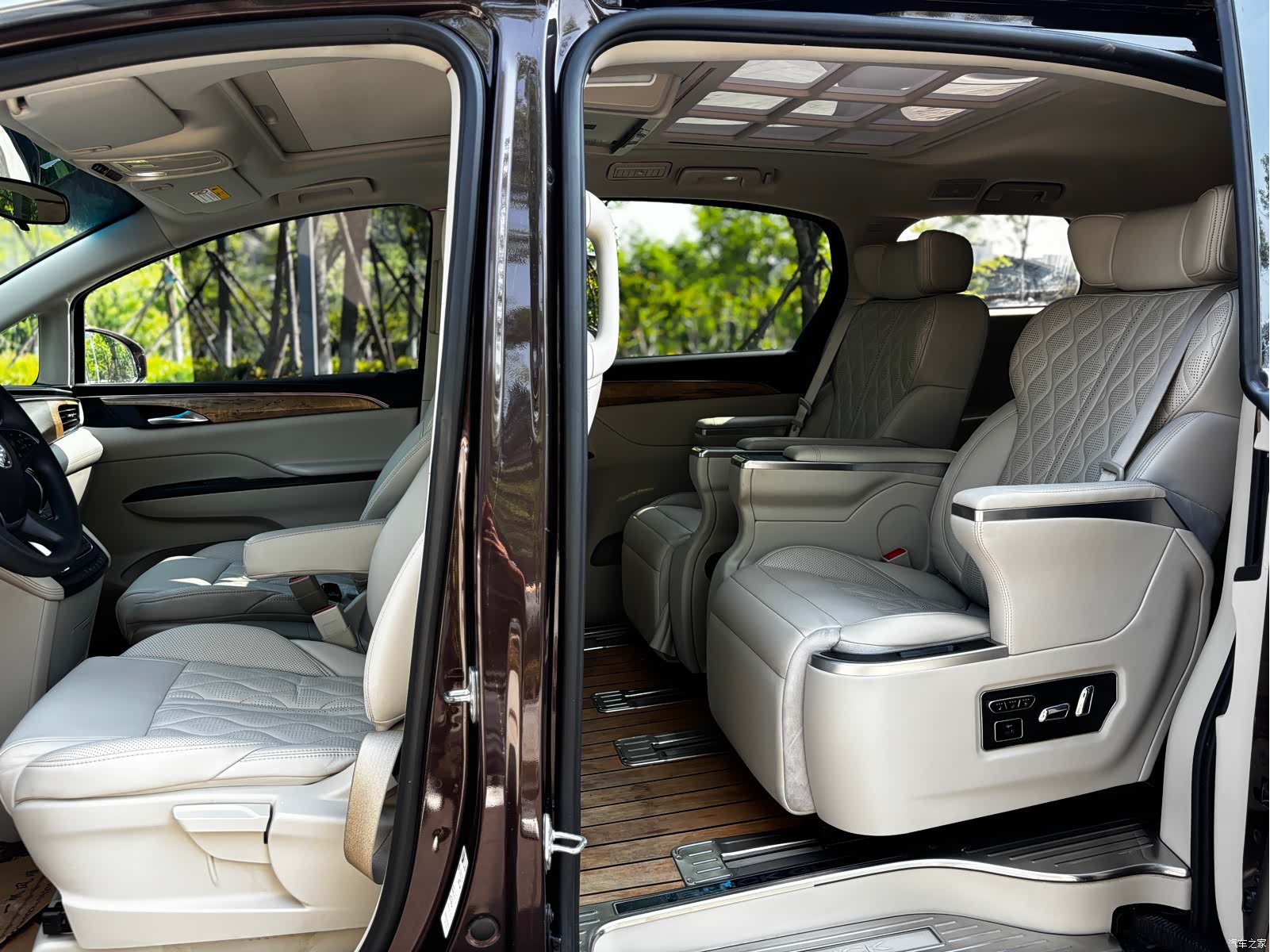 Buick GL8, 2019 все фото