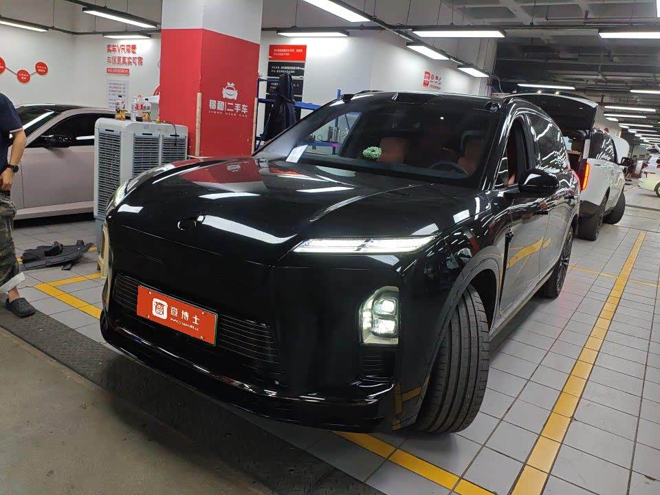 NIO ES8