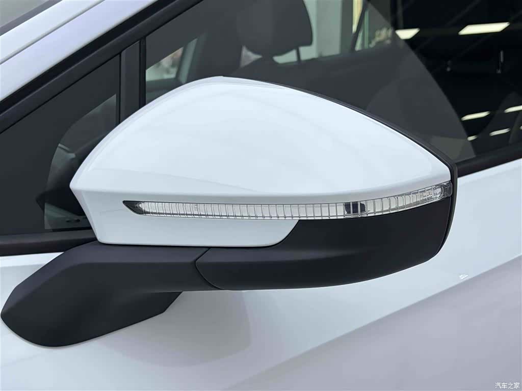 Volkswagen ID.4, 2025 11