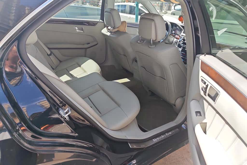 Mercedes-Benz E-Class, 2012 11