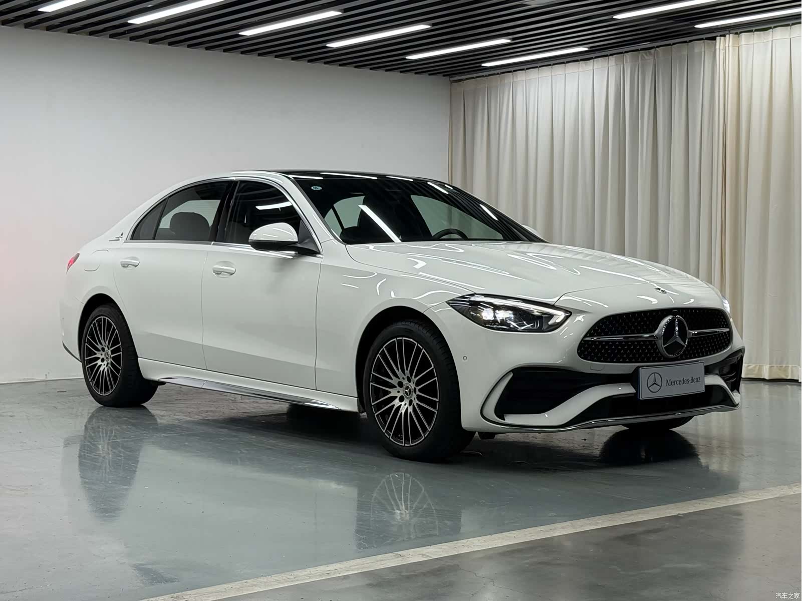 Mercedes-Benz C-Class, 2024 3