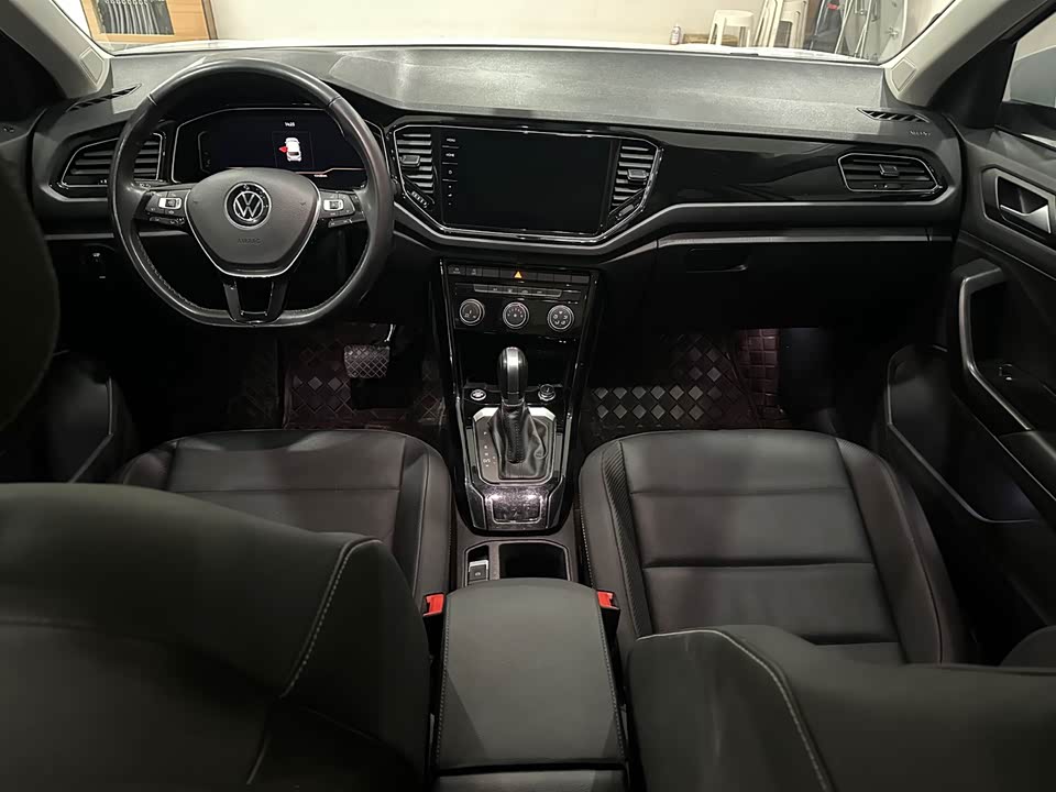 Volkswagen T-ROC exploring Songs