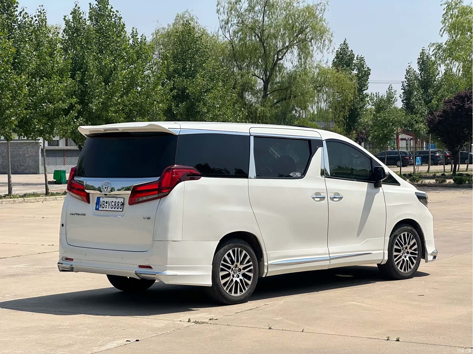 Toyota Alphard, 2011 6