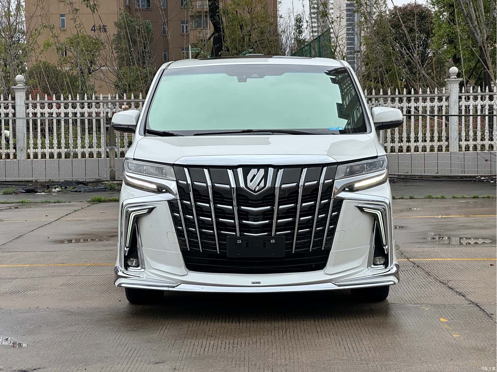 Toyota Alphard, 2022 2