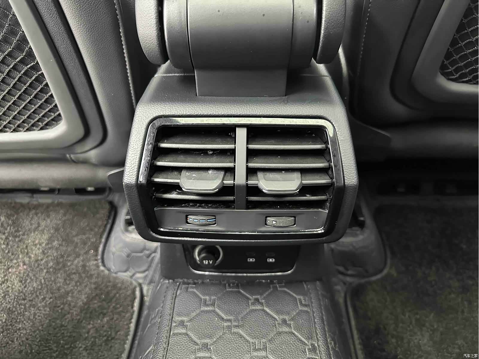 Audi Q3, 2022 13