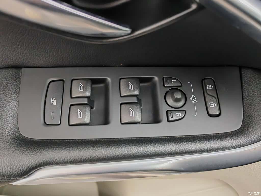 Volvo V40, 2015 9