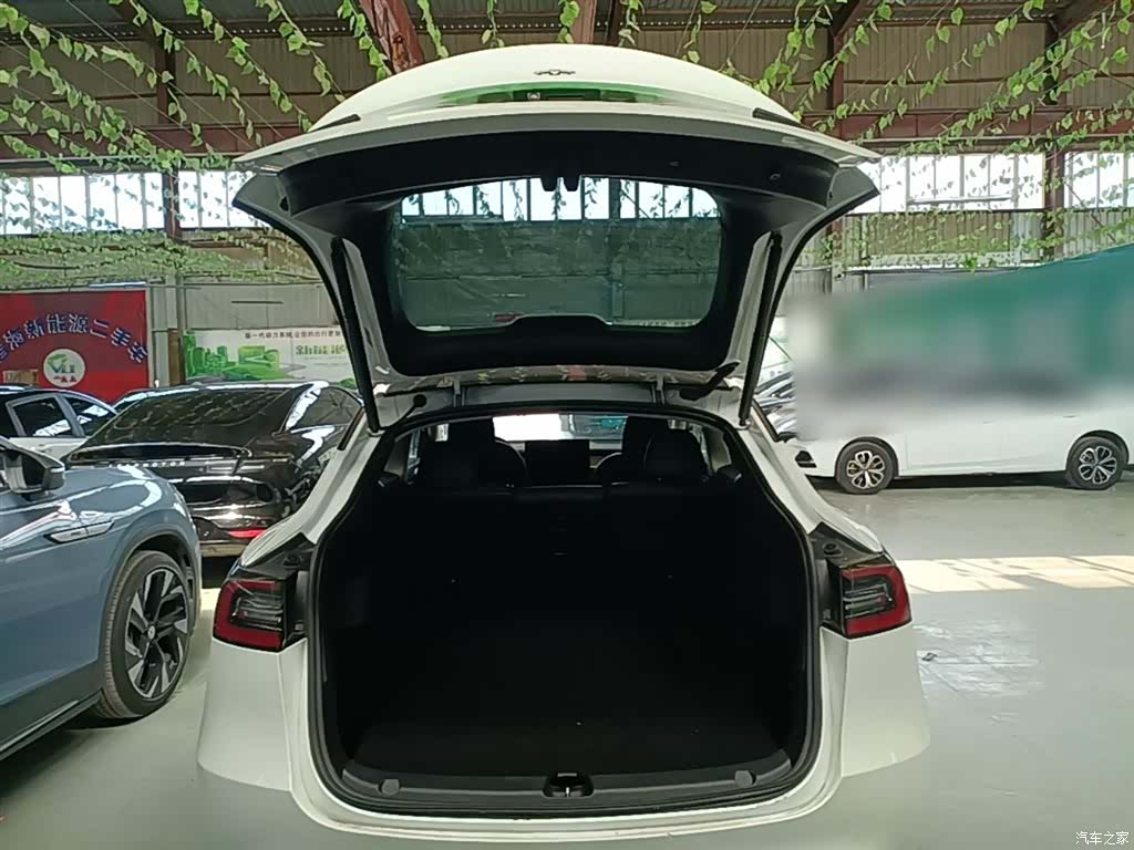 Tesla Model Y, 2023 19