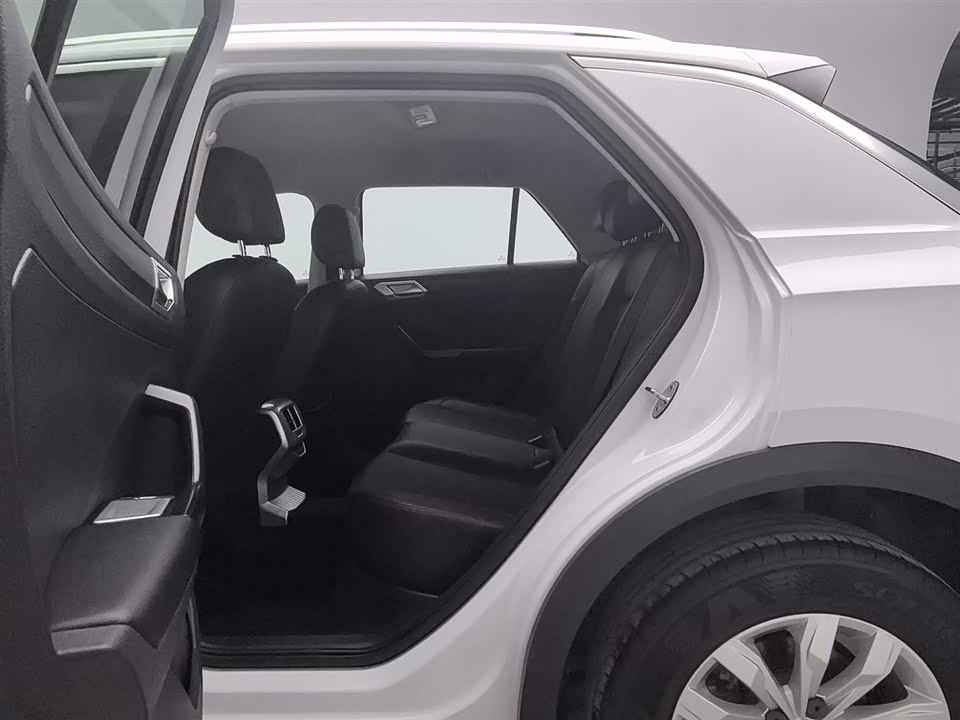 Volkswagen T-ROC exploring Songs