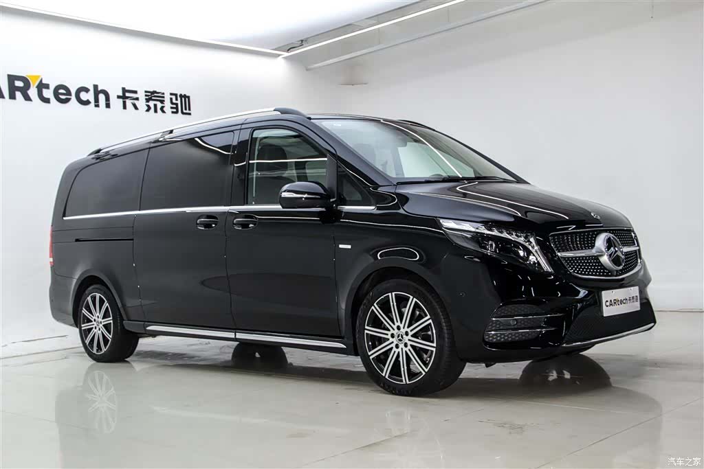 Mercedes-Benz V-Class, 2023 4