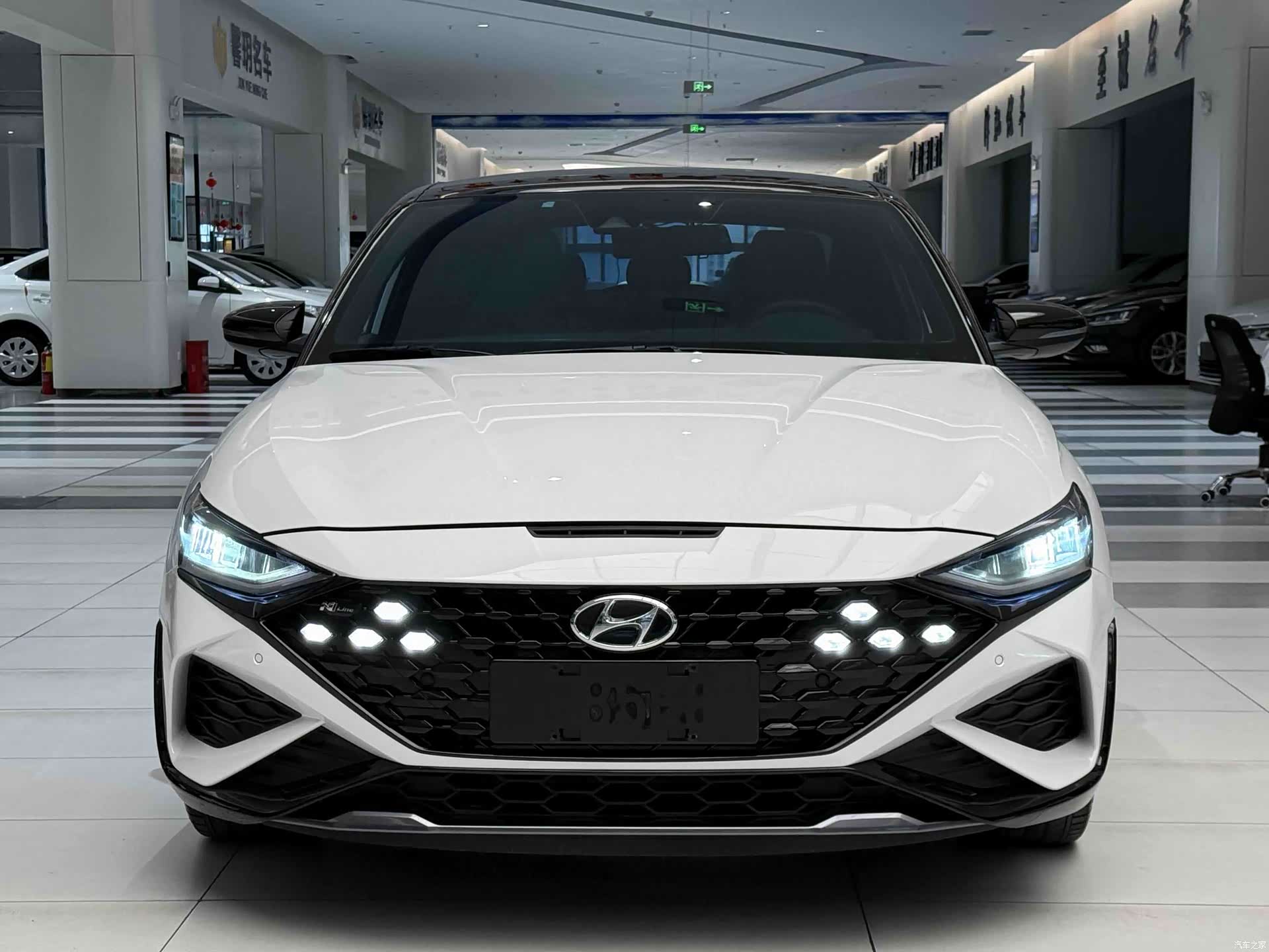 Hyundai Lafesta, 2023 3