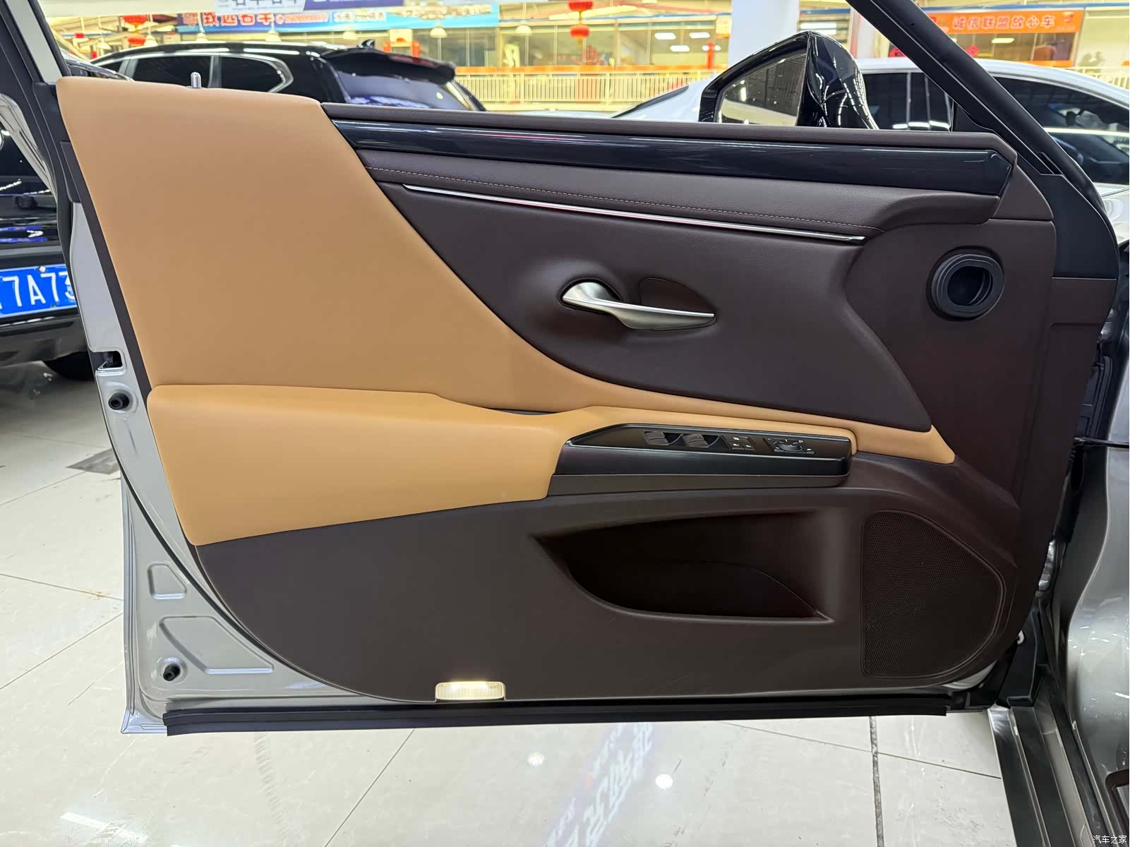 Lexus ES, 2019 10