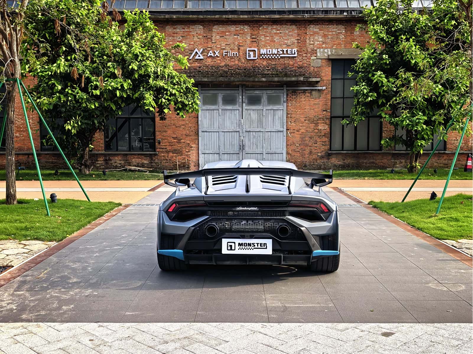 Lamborghini Huracán, 2023 все фото