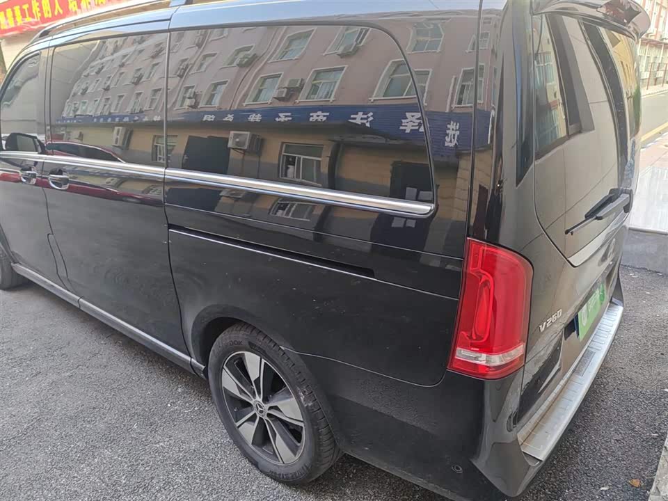 Mercedes-Benz V-class