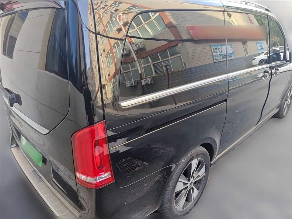 Mercedes-Benz V-class