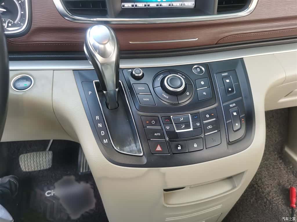 Buick GL8, 2019 7