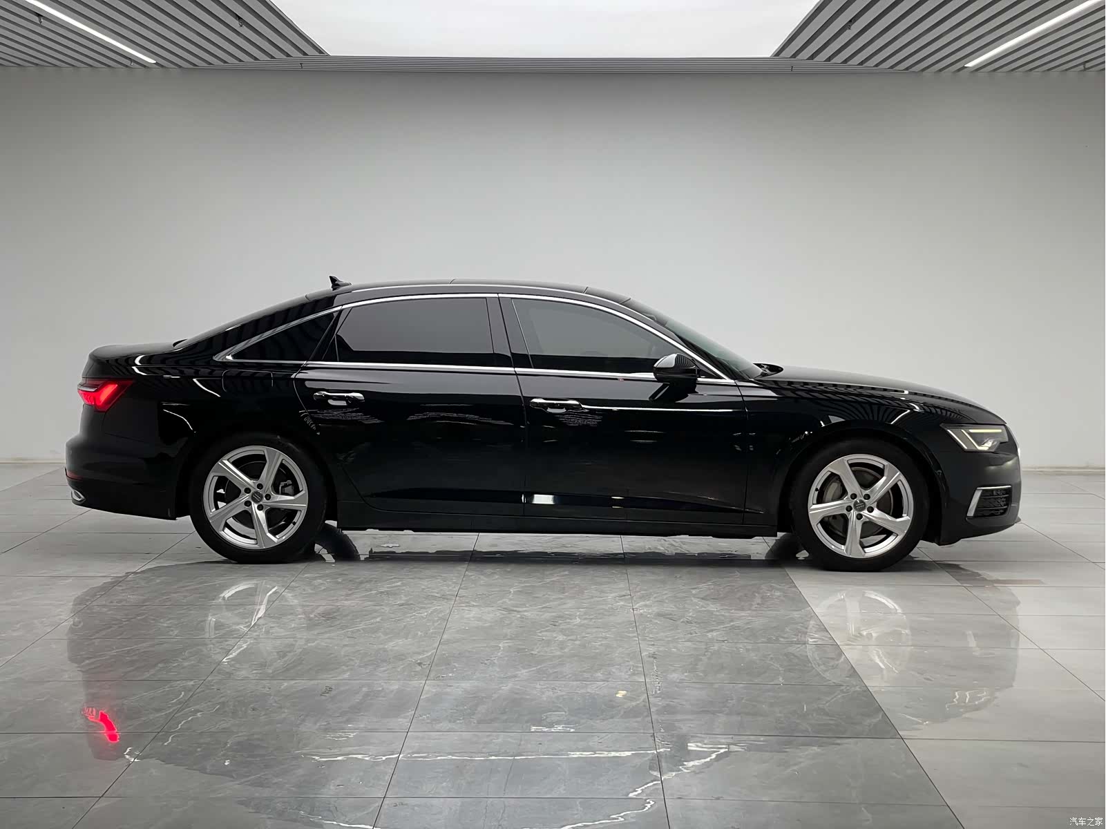 Audi A6L, 2019 8
