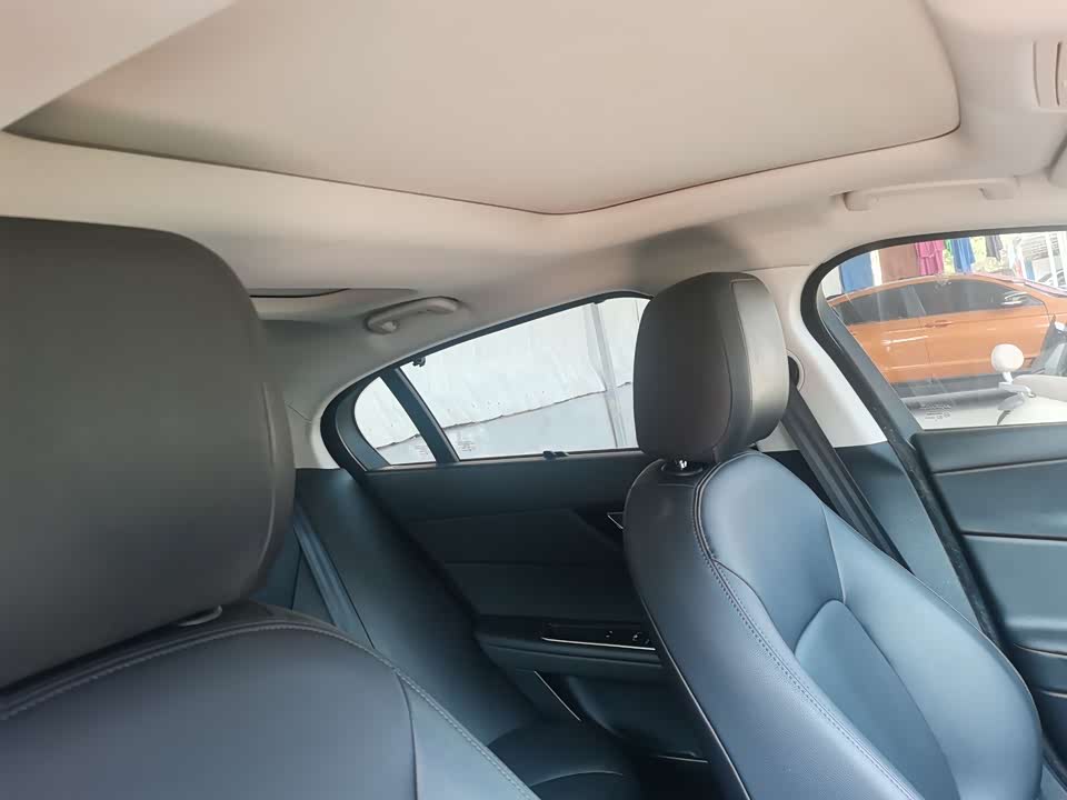 Jaguar XEL Jaguar XEL
