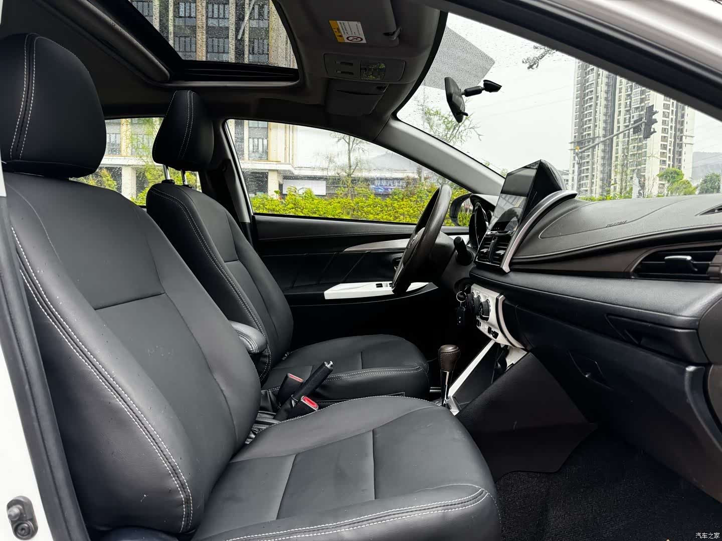 Toyota YARiS L, 2015 9