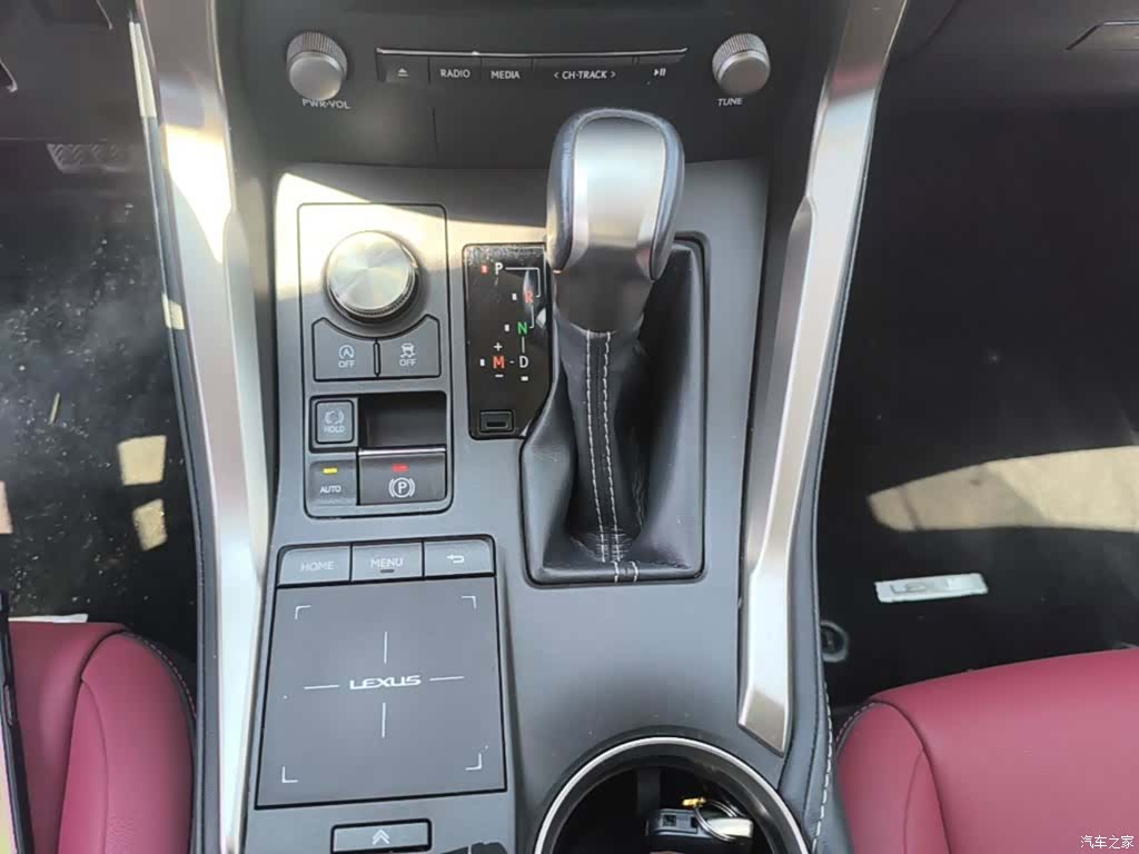 Lexus NX, 2019 14