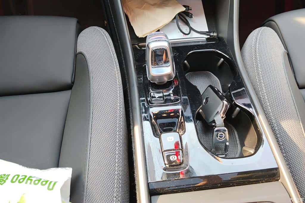 Volvo XC40, 2023 16