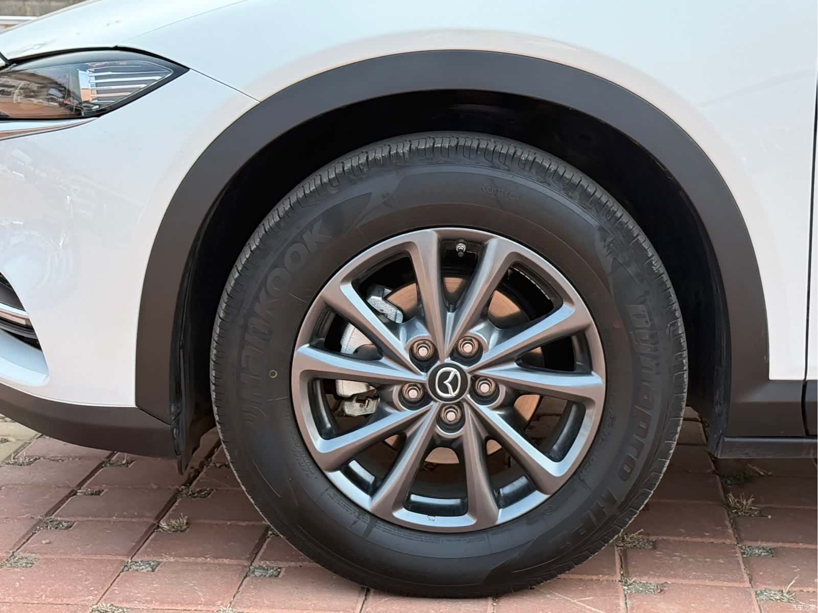 Mazda CX-4, 2023 10