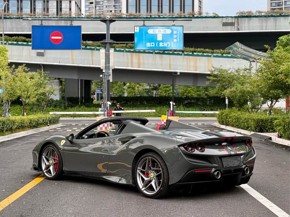 Ferrari F8