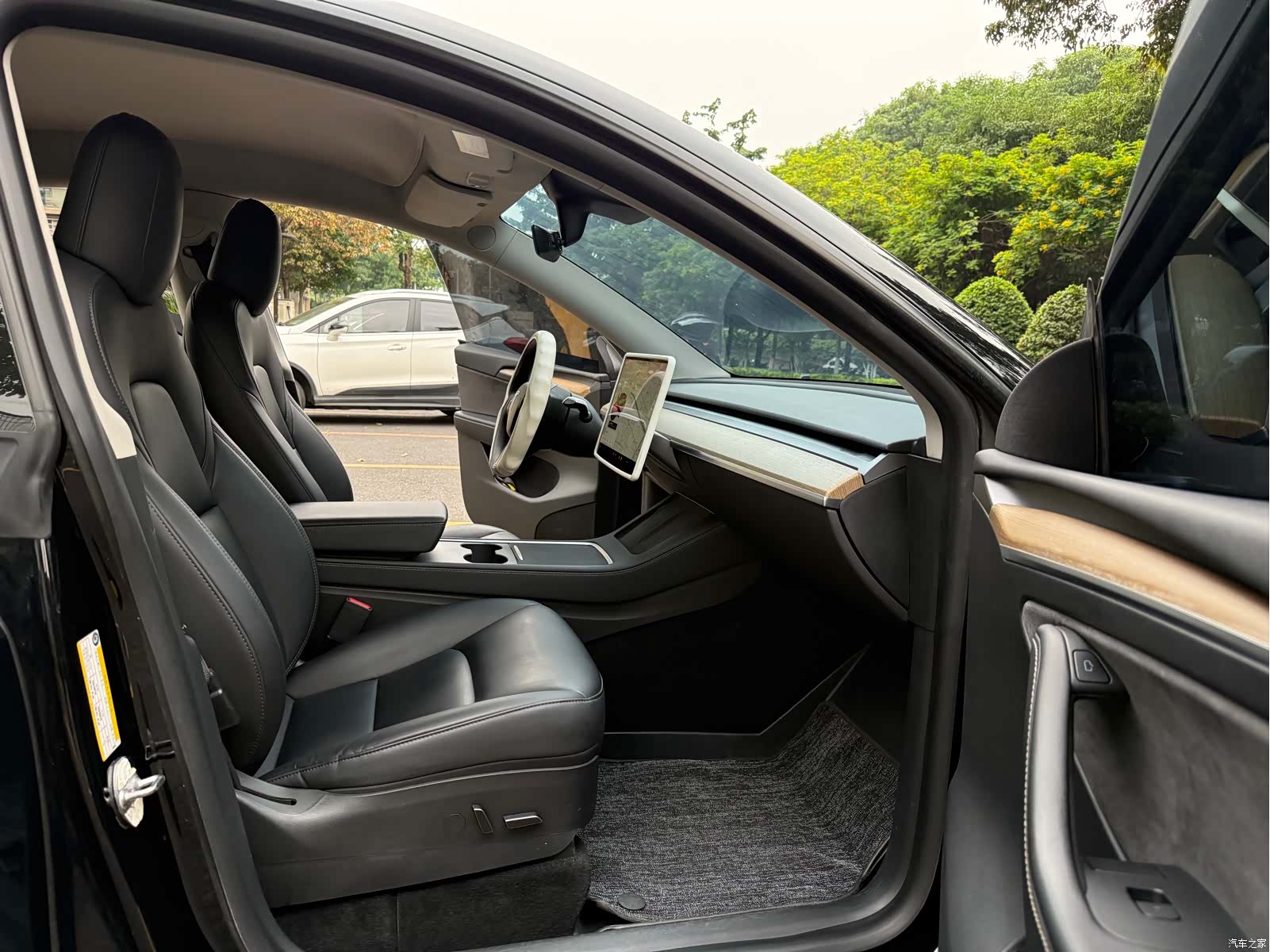 Tesla Model Y, 2021 9