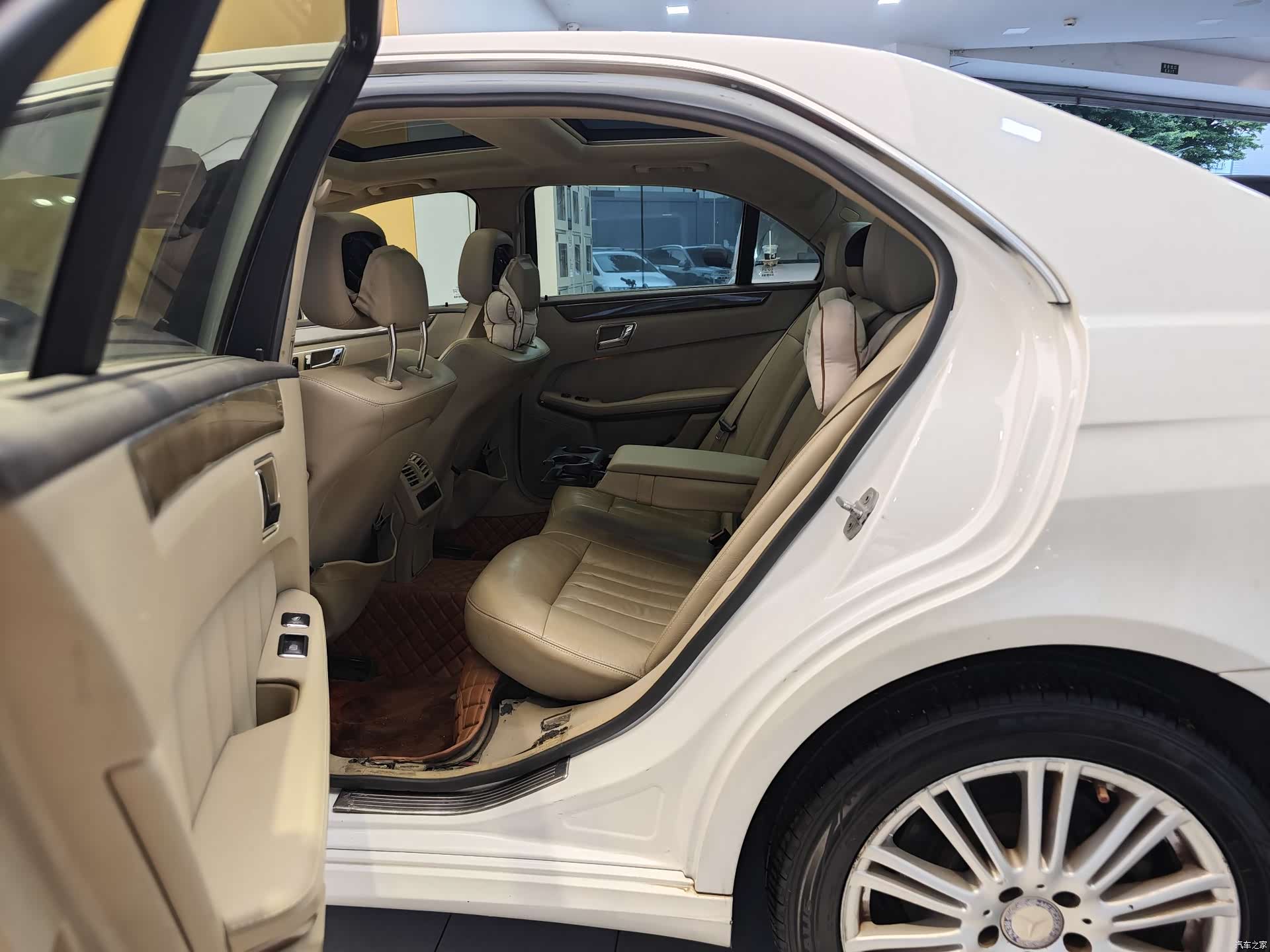 Mercedes-Benz E-Class, 2009 23