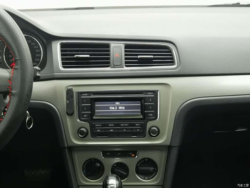 Volkswagen Lavida, 2015 12