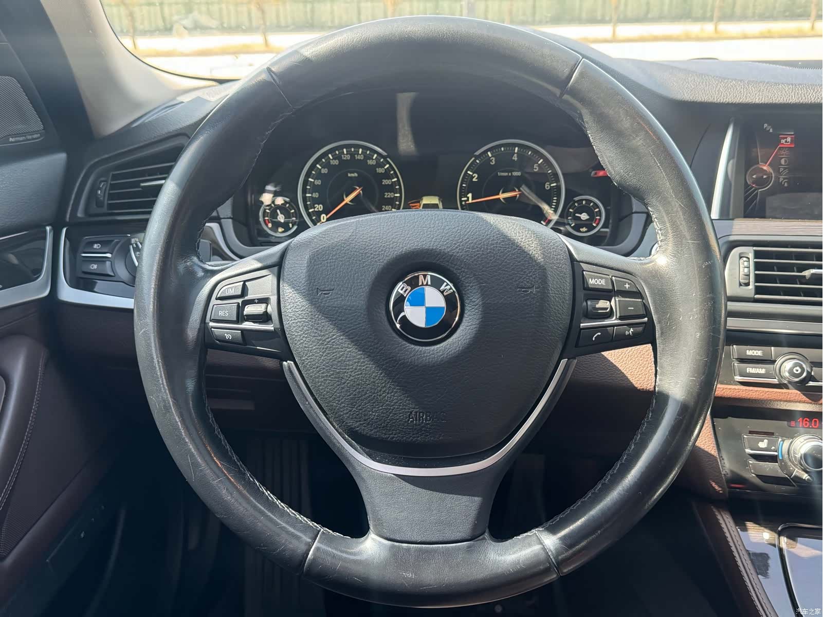BMW 5 Series, 2016 12
