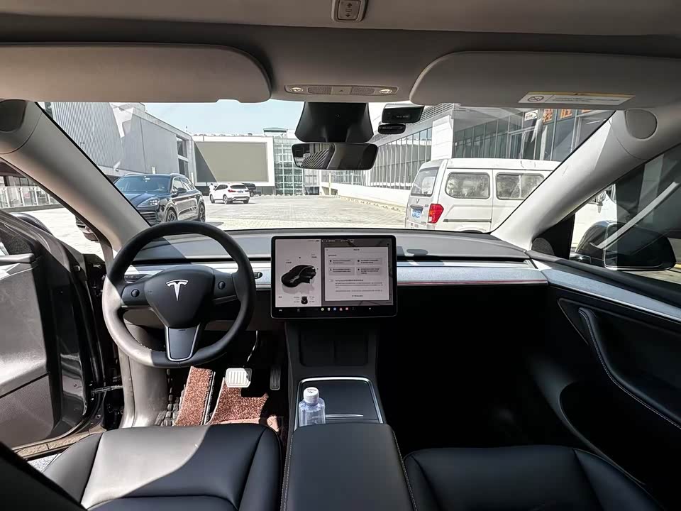 Tesla Model Y Tesla Model Y