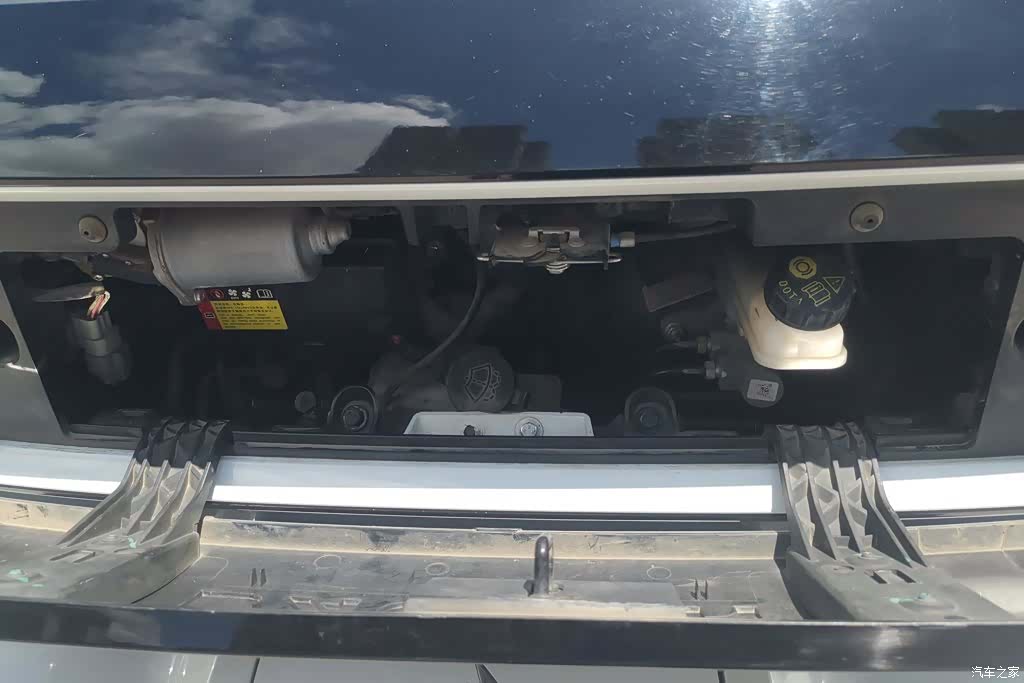 Wuling E300, 2020 10
