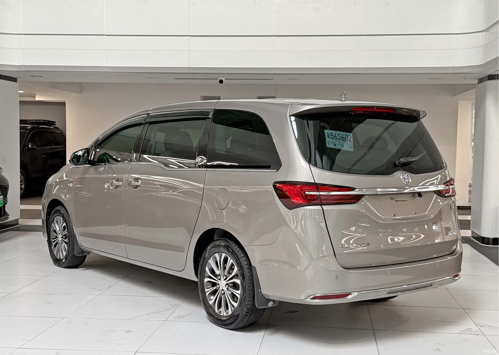 Buick GL8, 2022 13
