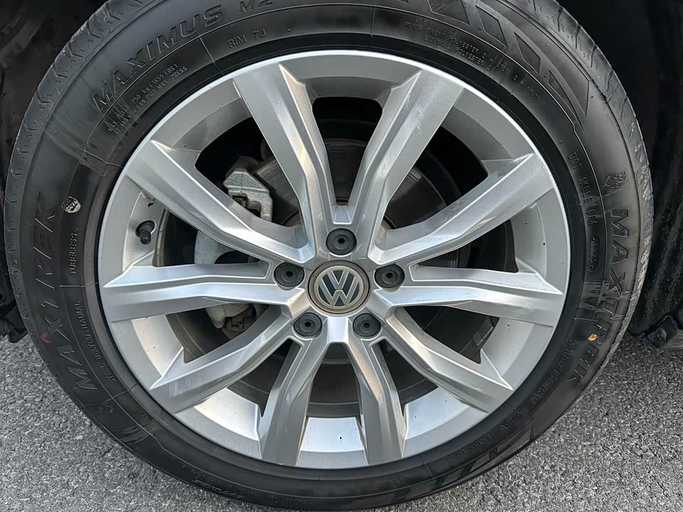 Volkswagen T-ROC exploring Songs