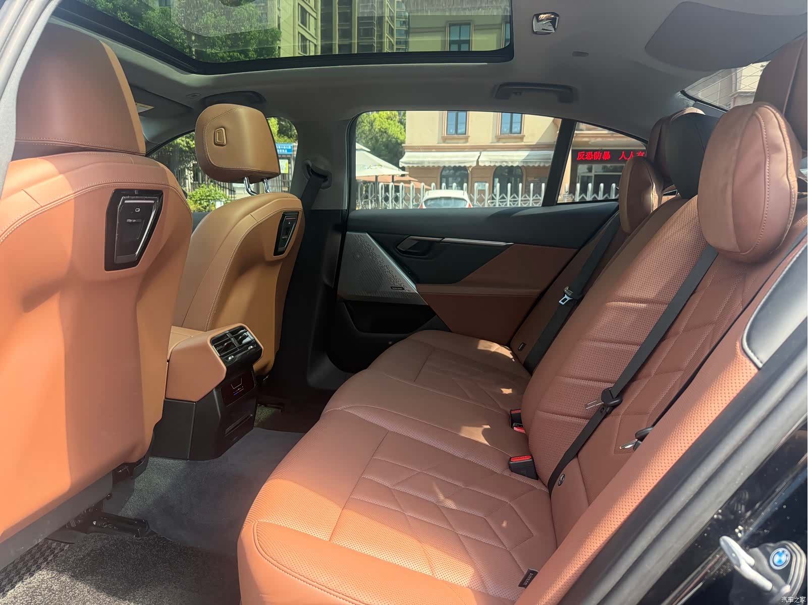 BMW 5 Series, 2024 16