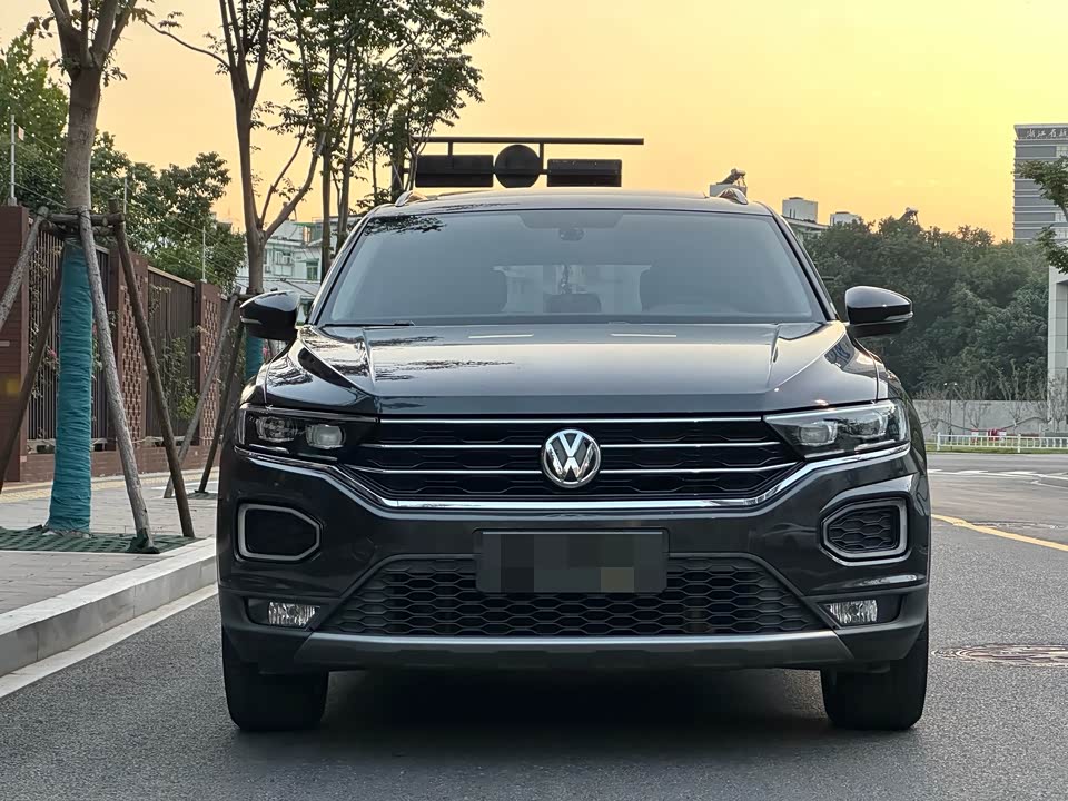 Volkswagen T-ROC exploring Songs