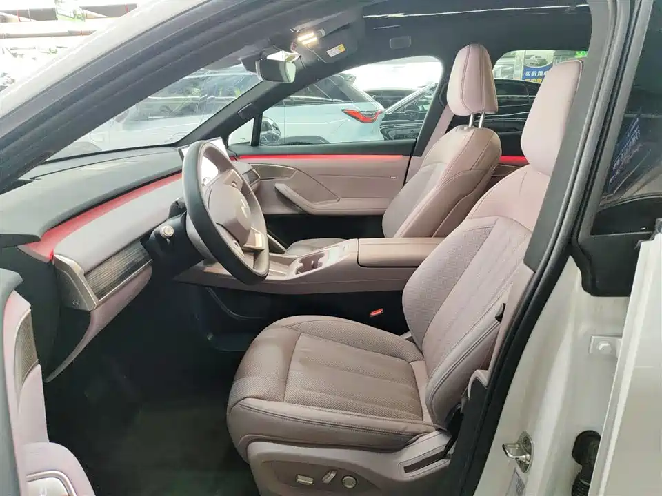 NIO L60 NIO L60