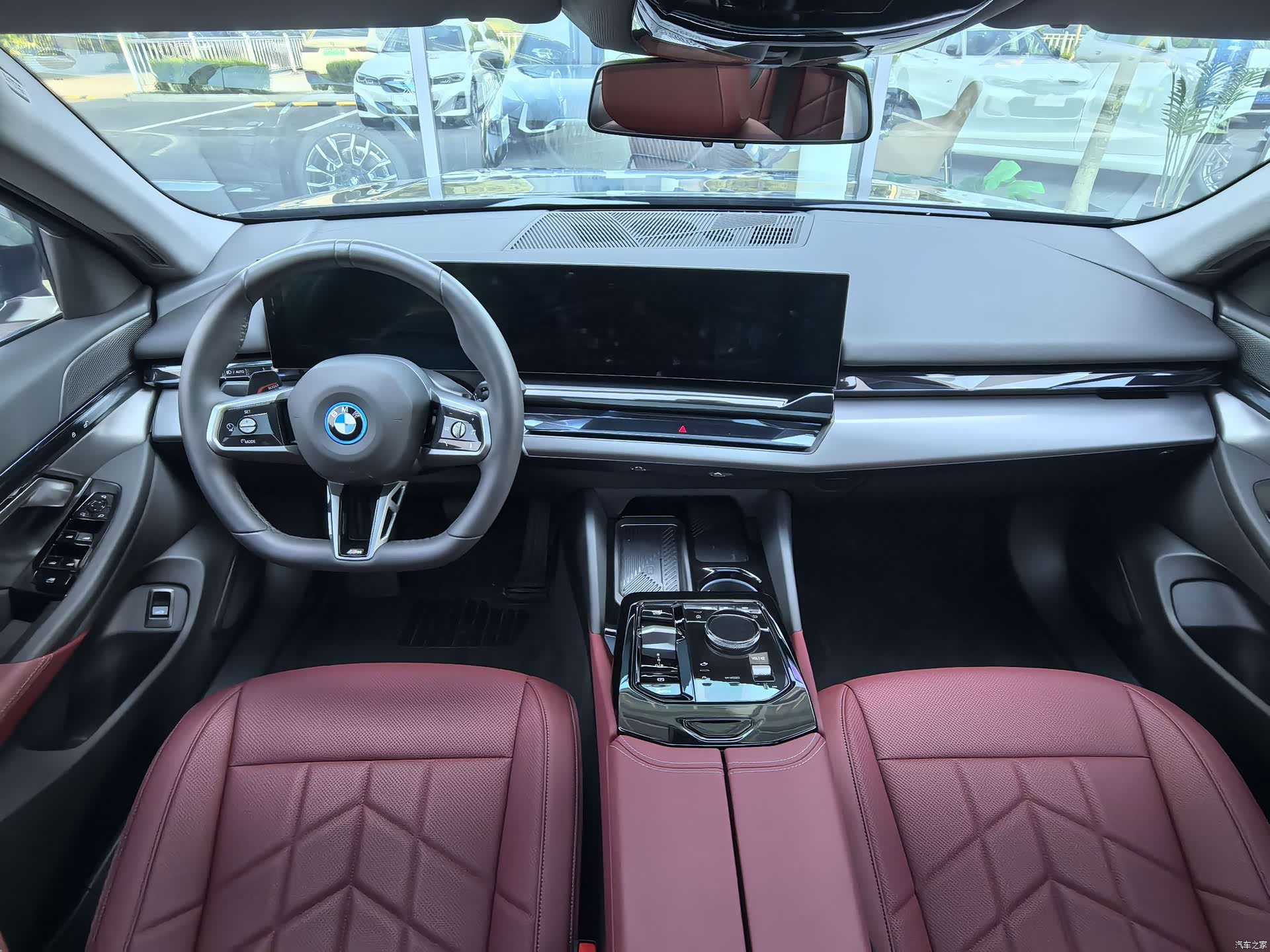 BMW i5, 2025 13