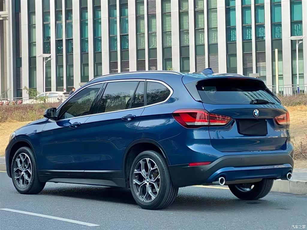 BMW X1, 2022 все фото