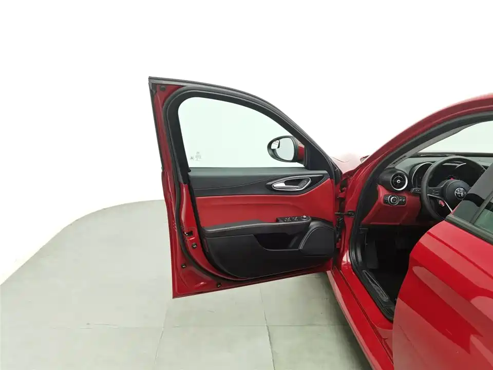 Alfa Romeo Giulia Alfa Romeo Giulia
