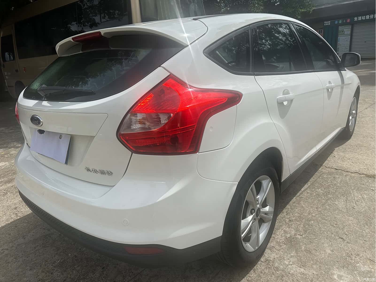 Ford Focus, 2015 8