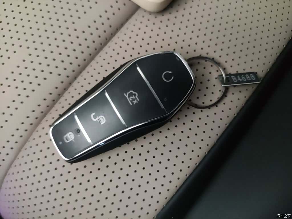 BYD Dolphin, 2026 9
