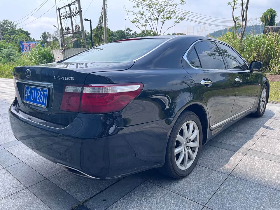Lexus LS